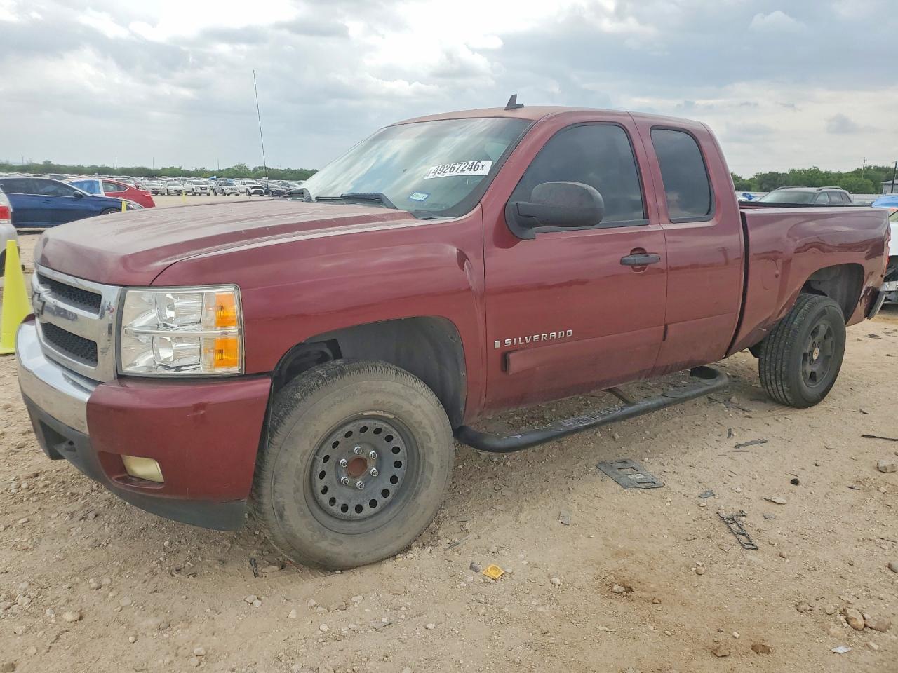 Salvage Chevrolet Silverado Image