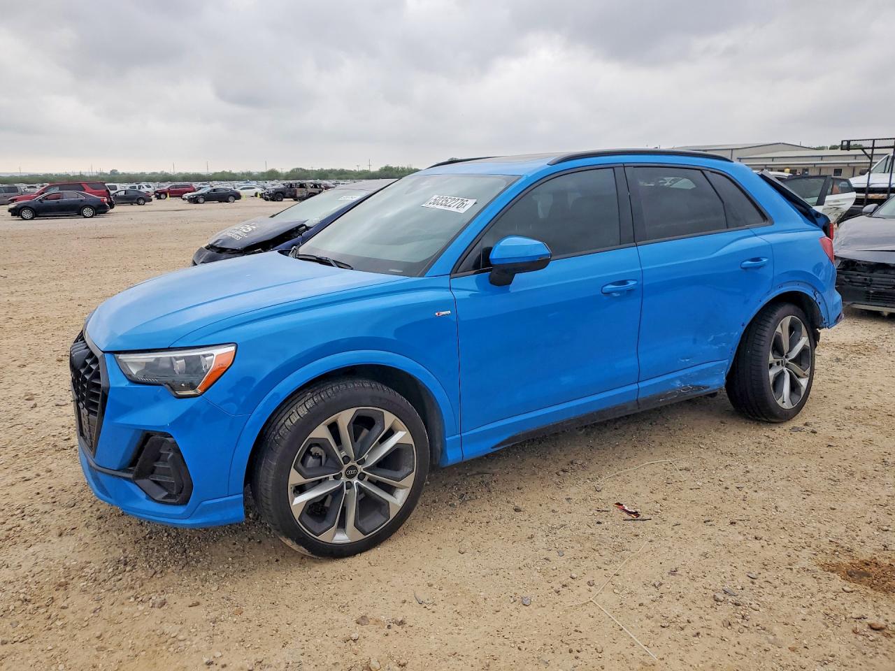 Salvage Audi Q3 Image