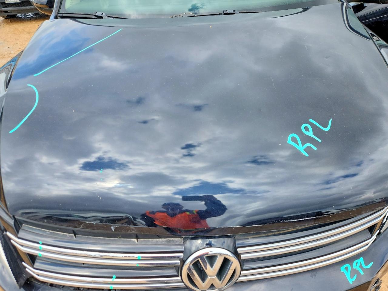 Volkswagen Tiguan S