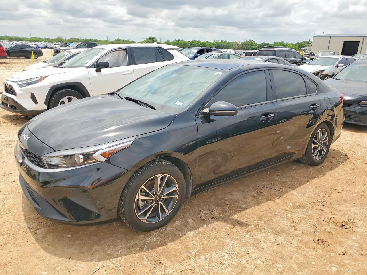 Salvage Kia Forte Image
