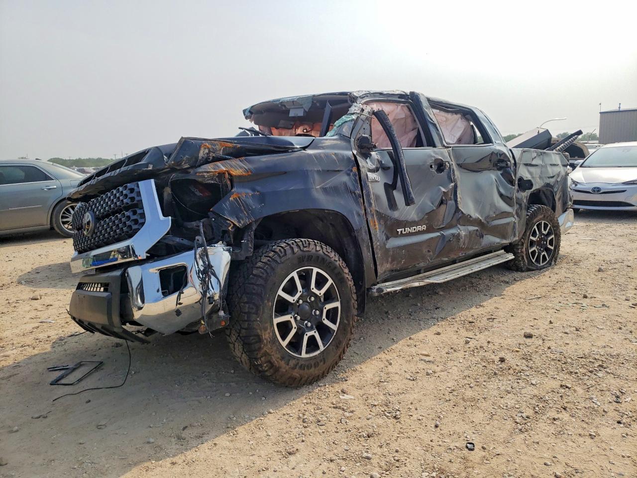 Salvage Toyota Tundra Image