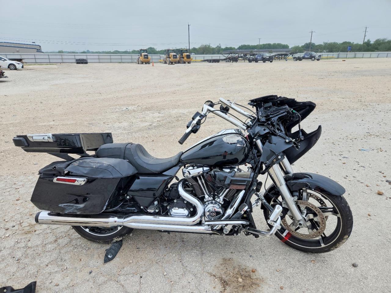 Salvage Harley-Davidson Fl Image