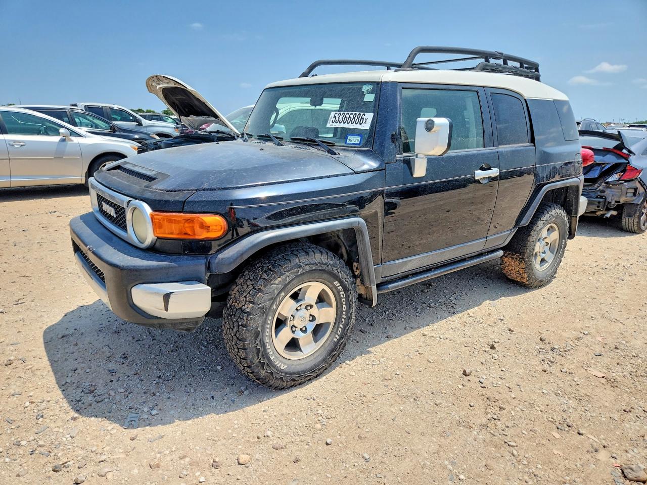 Salvage Toyota FJ Cruiser Image