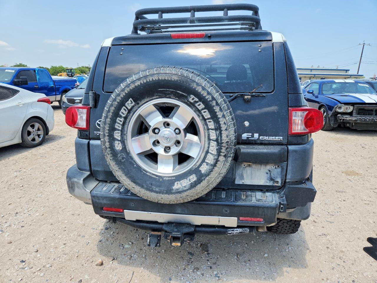 Toyota FJ Cruiser Base