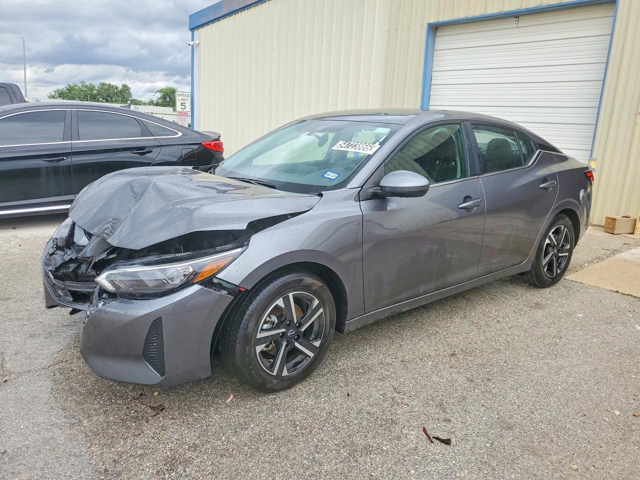 Salvage Nissan Sentra Image
