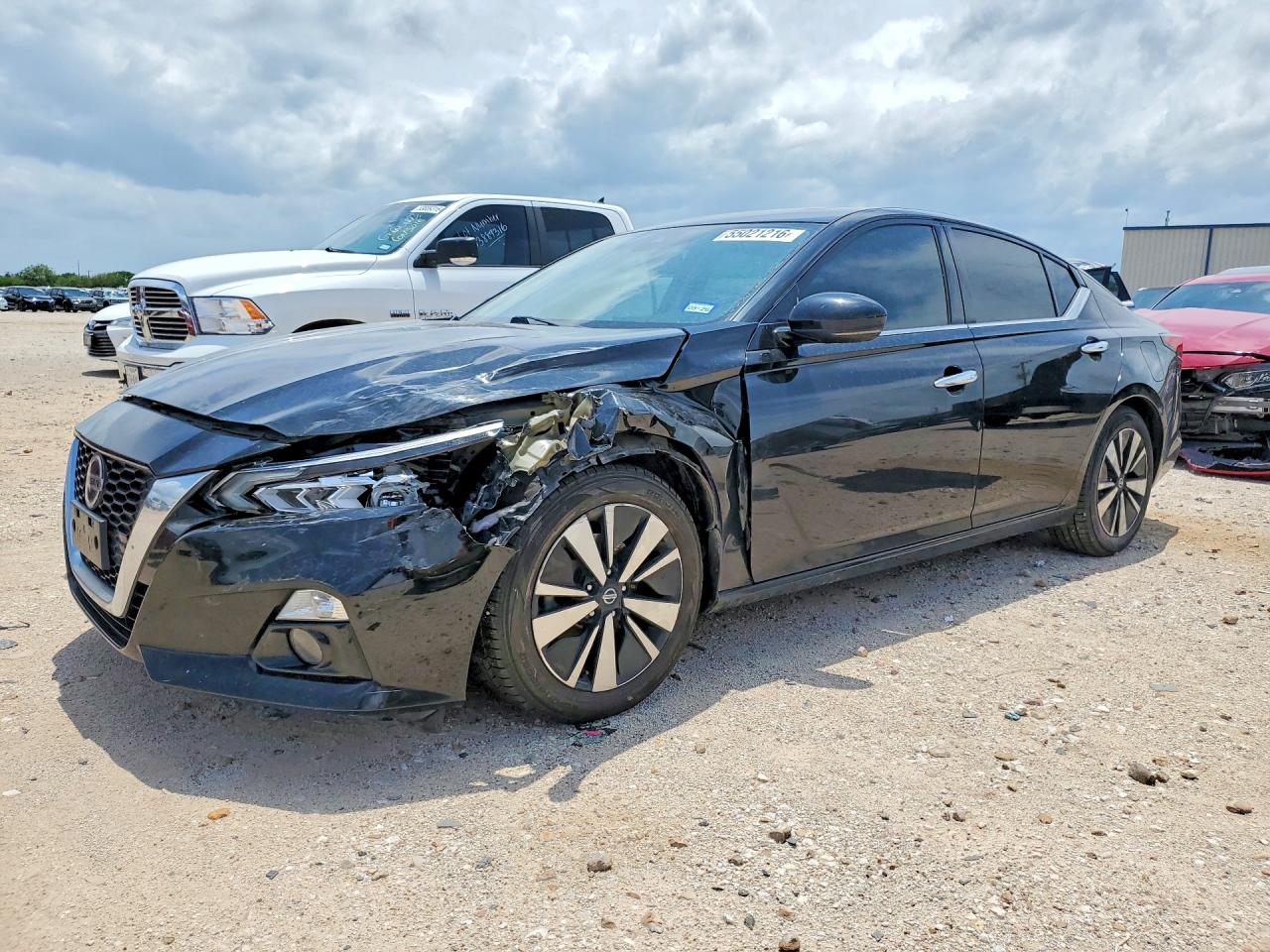Salvage Nissan Altima Image