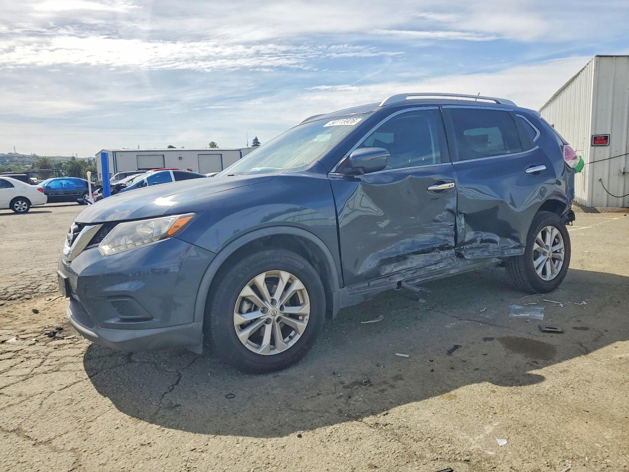 Salvage Nissan Rogue Image