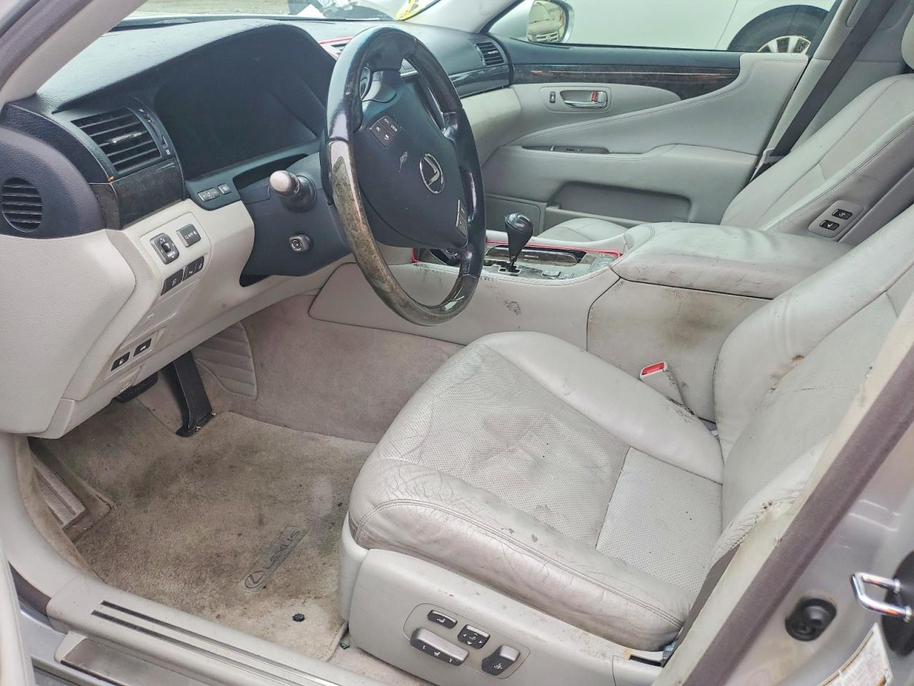 Lexus LS 460