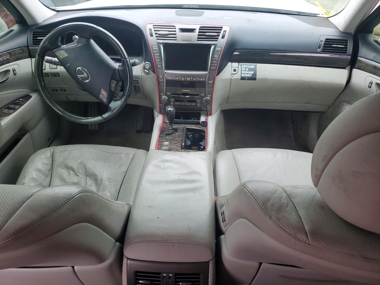 Lexus LS 460