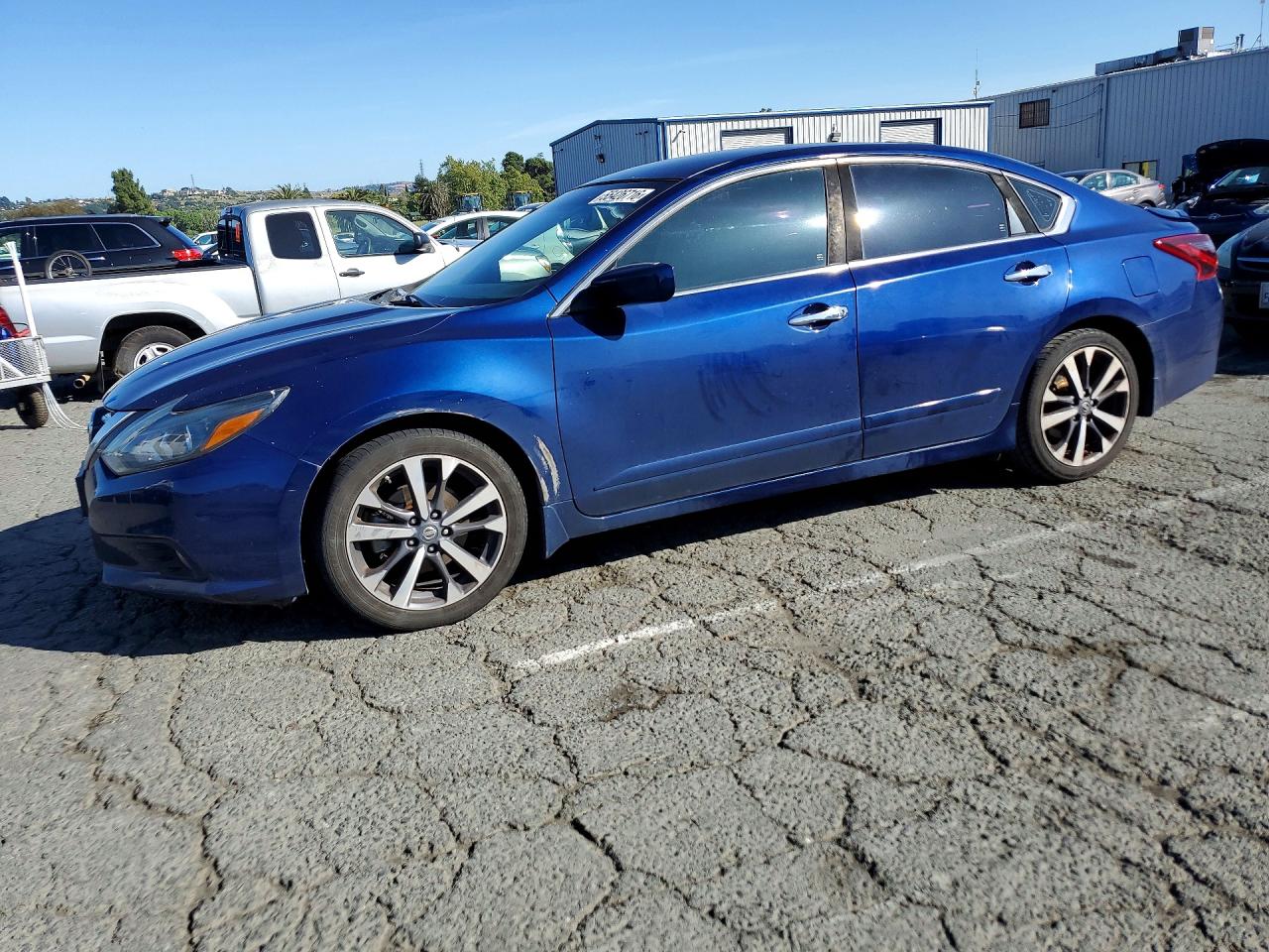 Salvage Nissan Altima Image