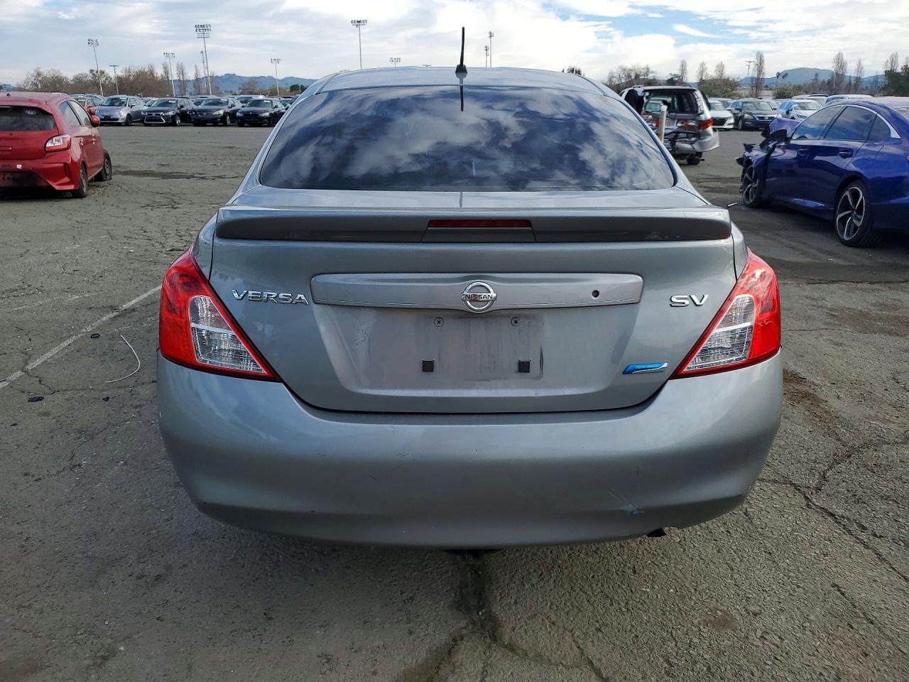 Nissan Versa S