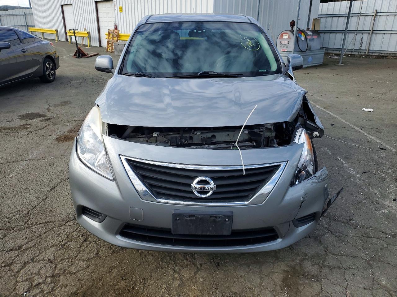 Nissan Versa S