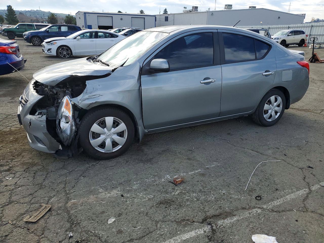 Salvage Nissan Versa Image