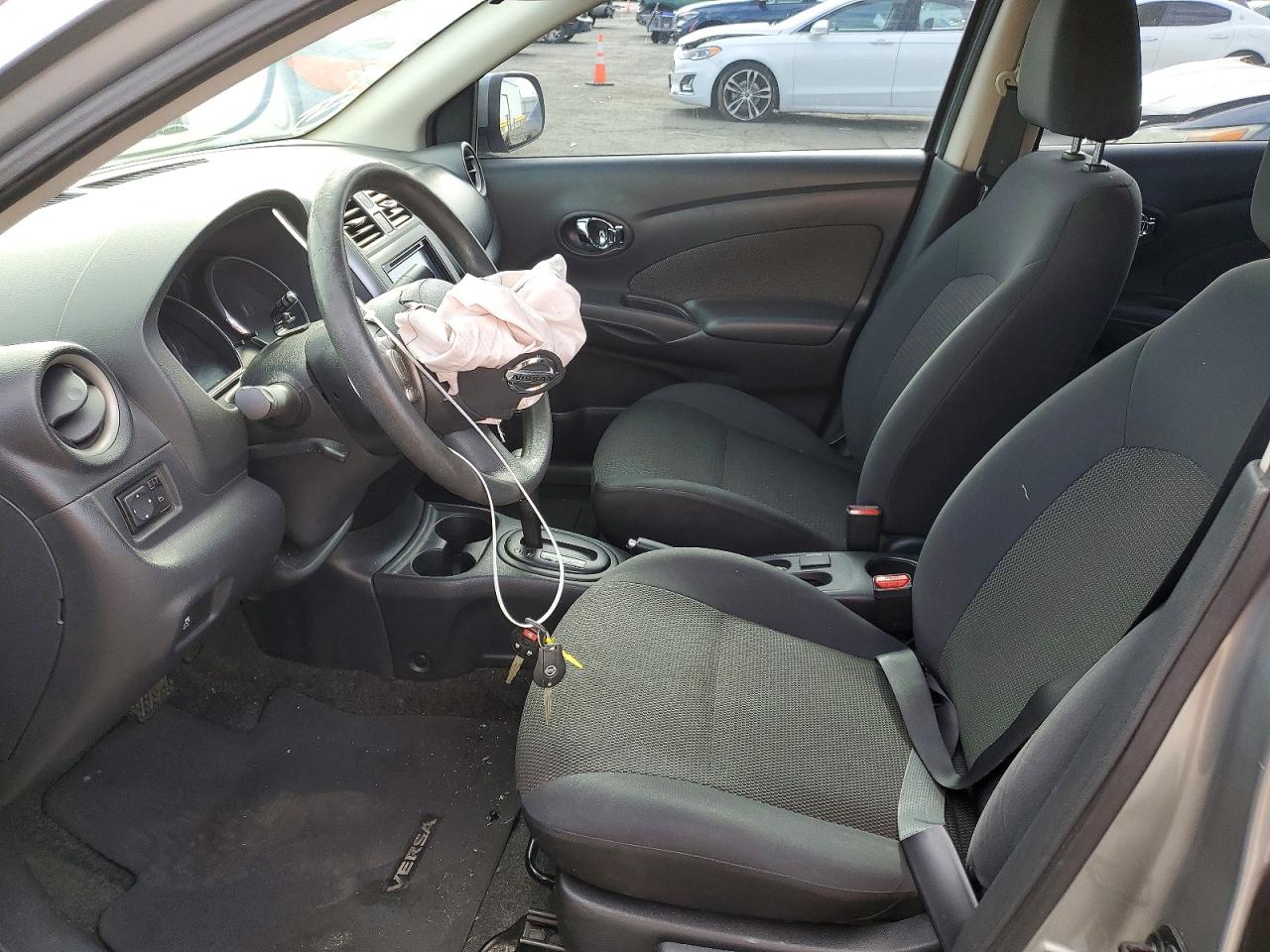 Nissan Versa S
