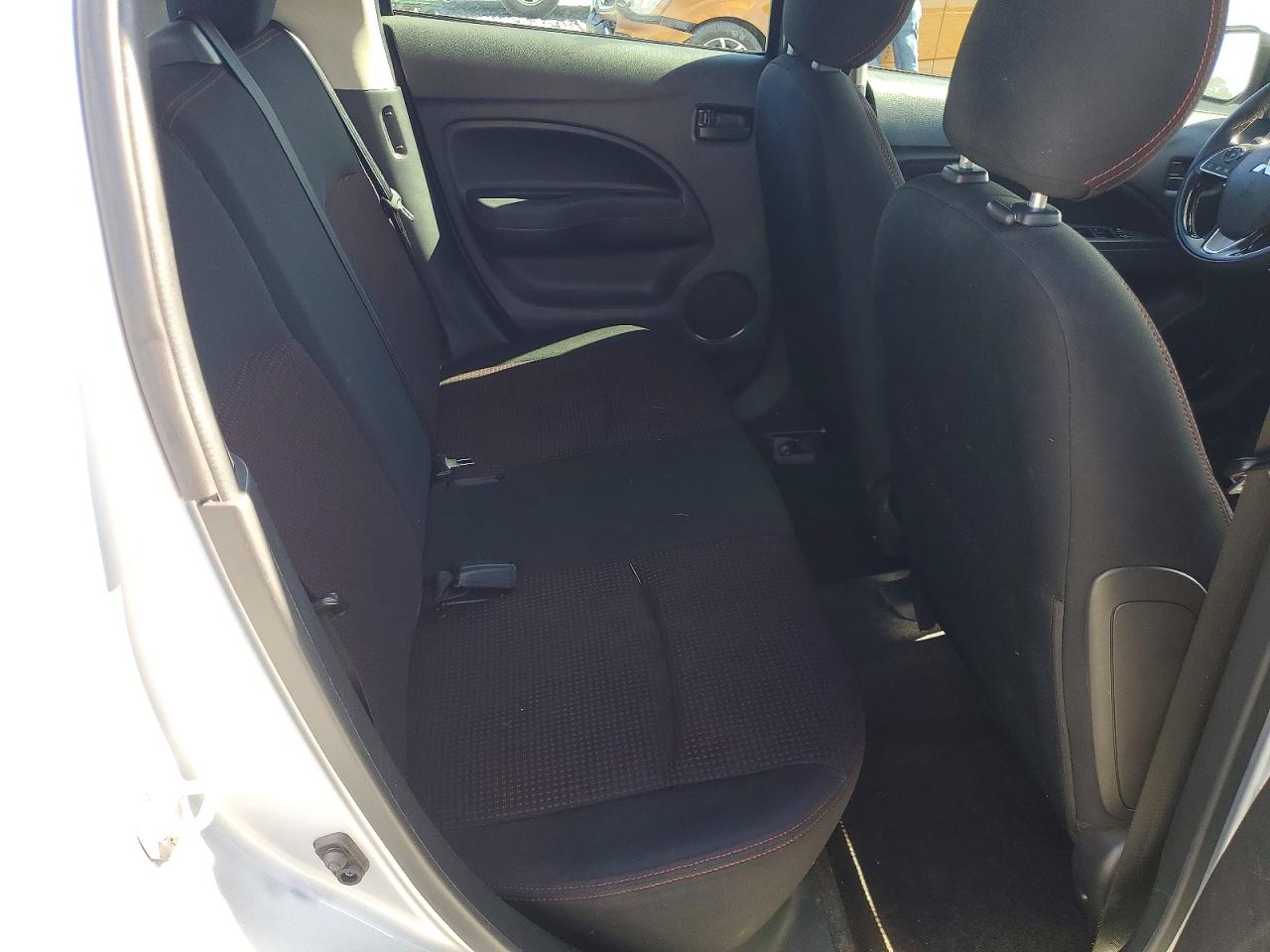 Mitsubishi Mirage Se