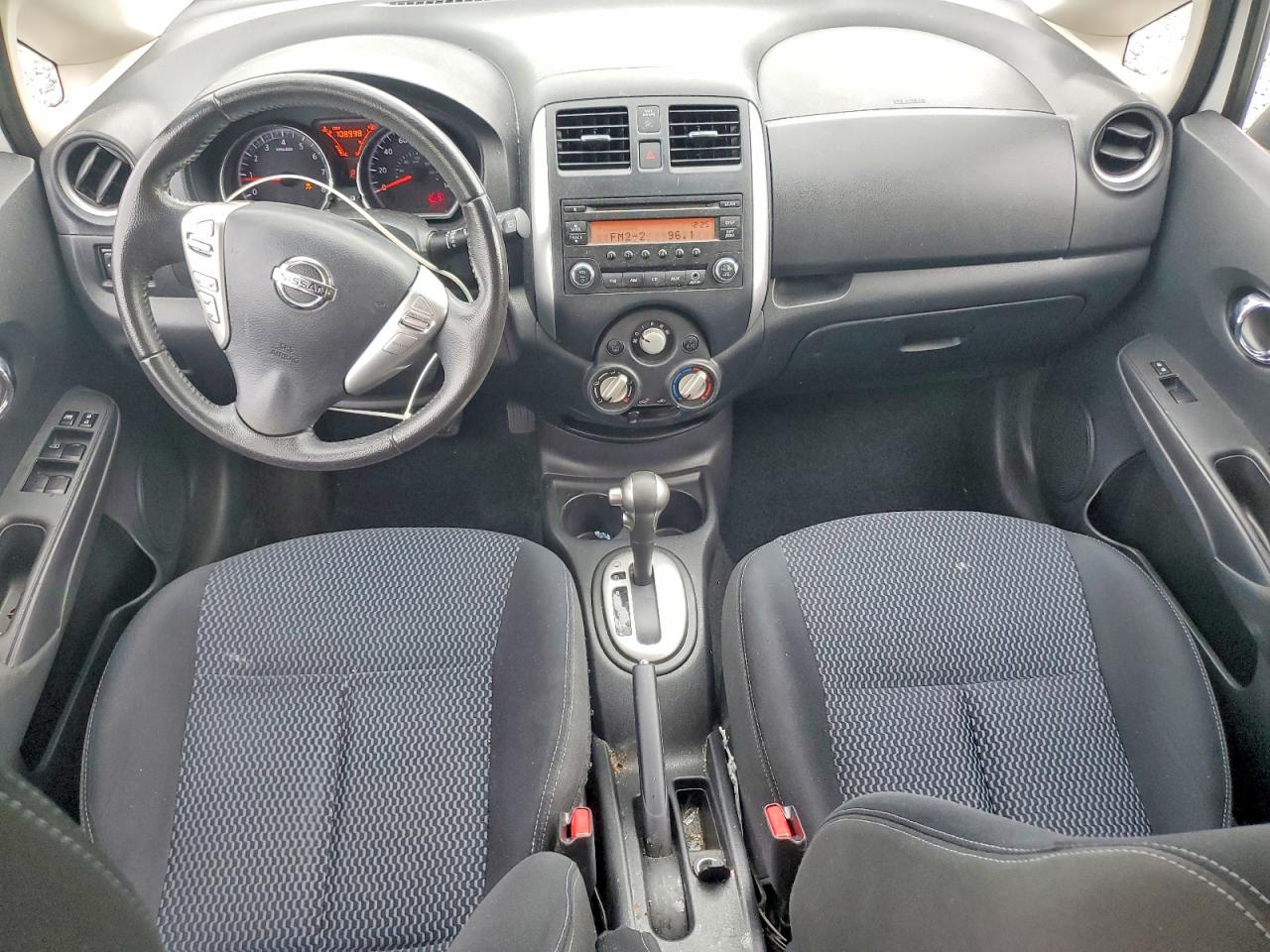 Nissan Versa Sv