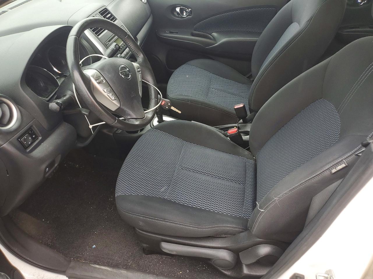 Nissan Versa Sv
