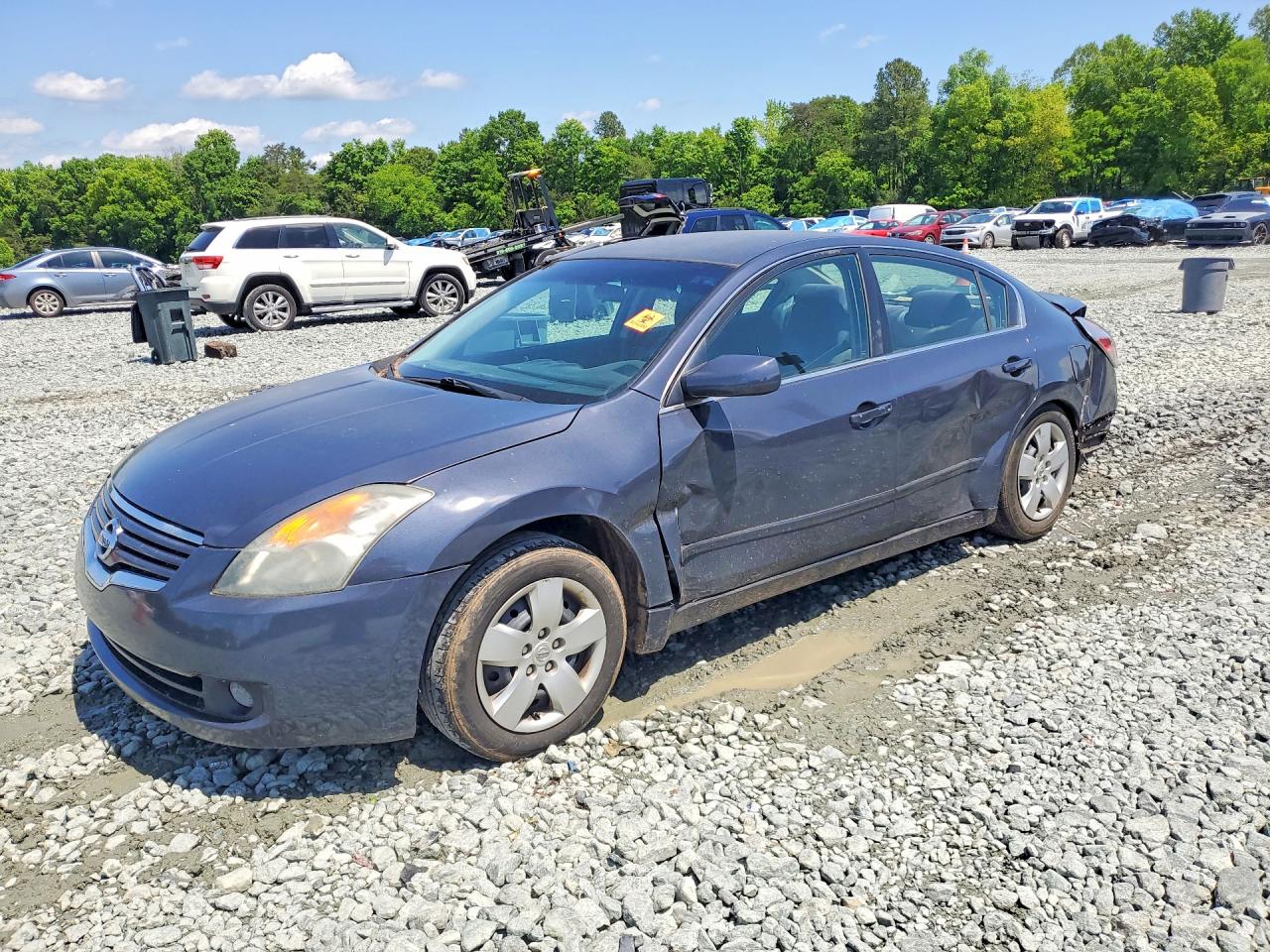 Salvage Nissan Altima Image