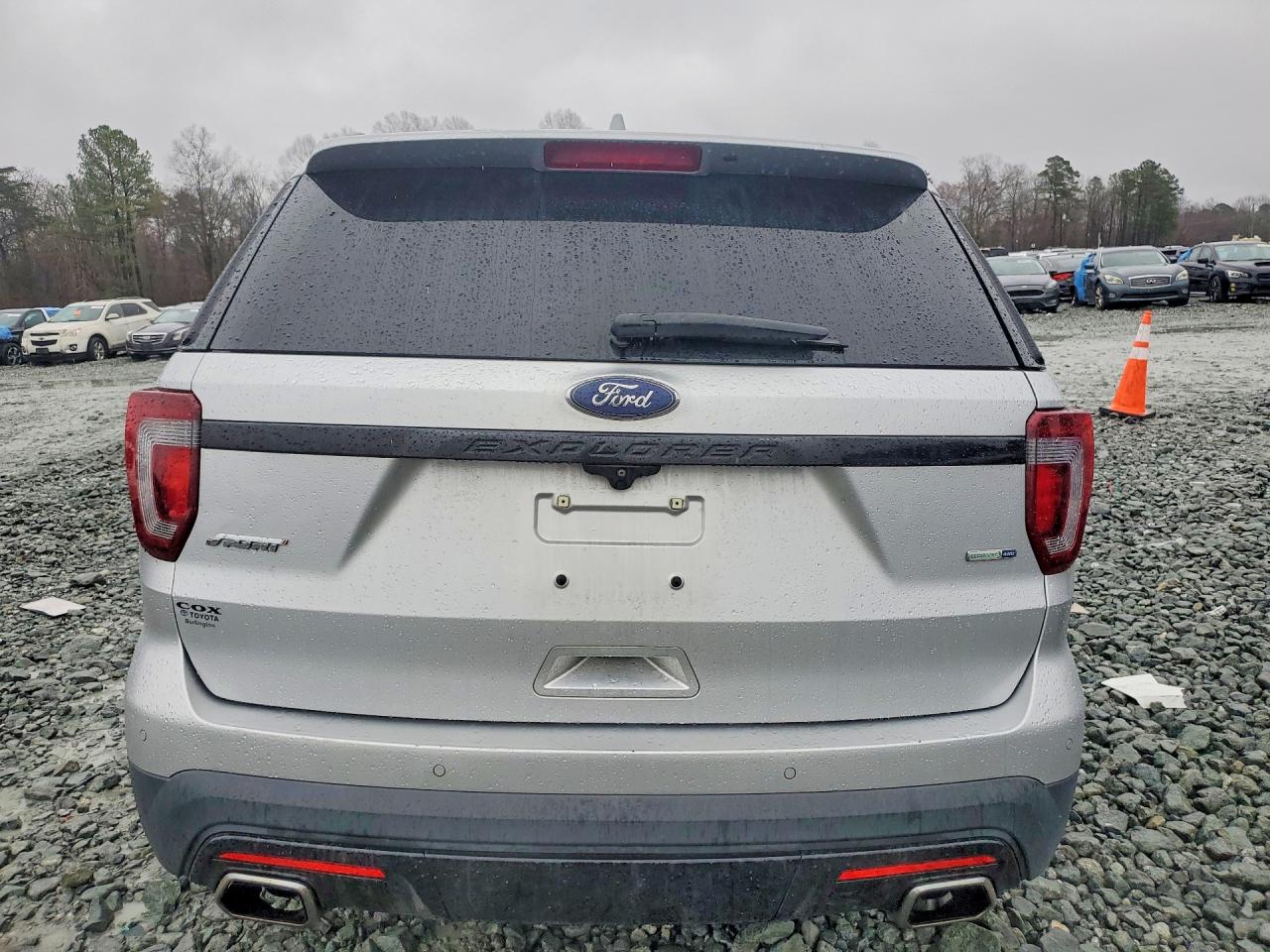 Ford Explorer Sport