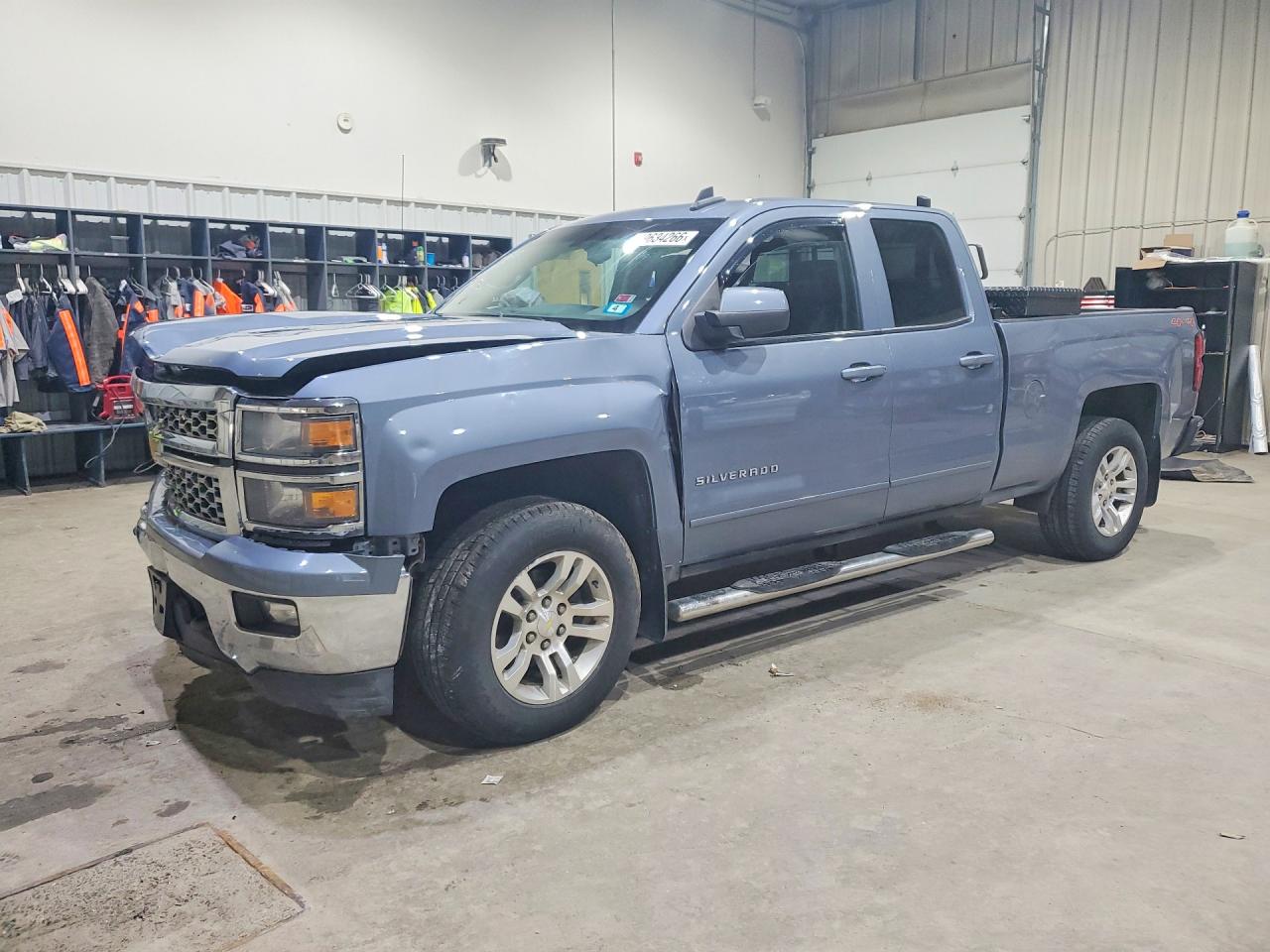 Salvage Chevrolet Silverado Image