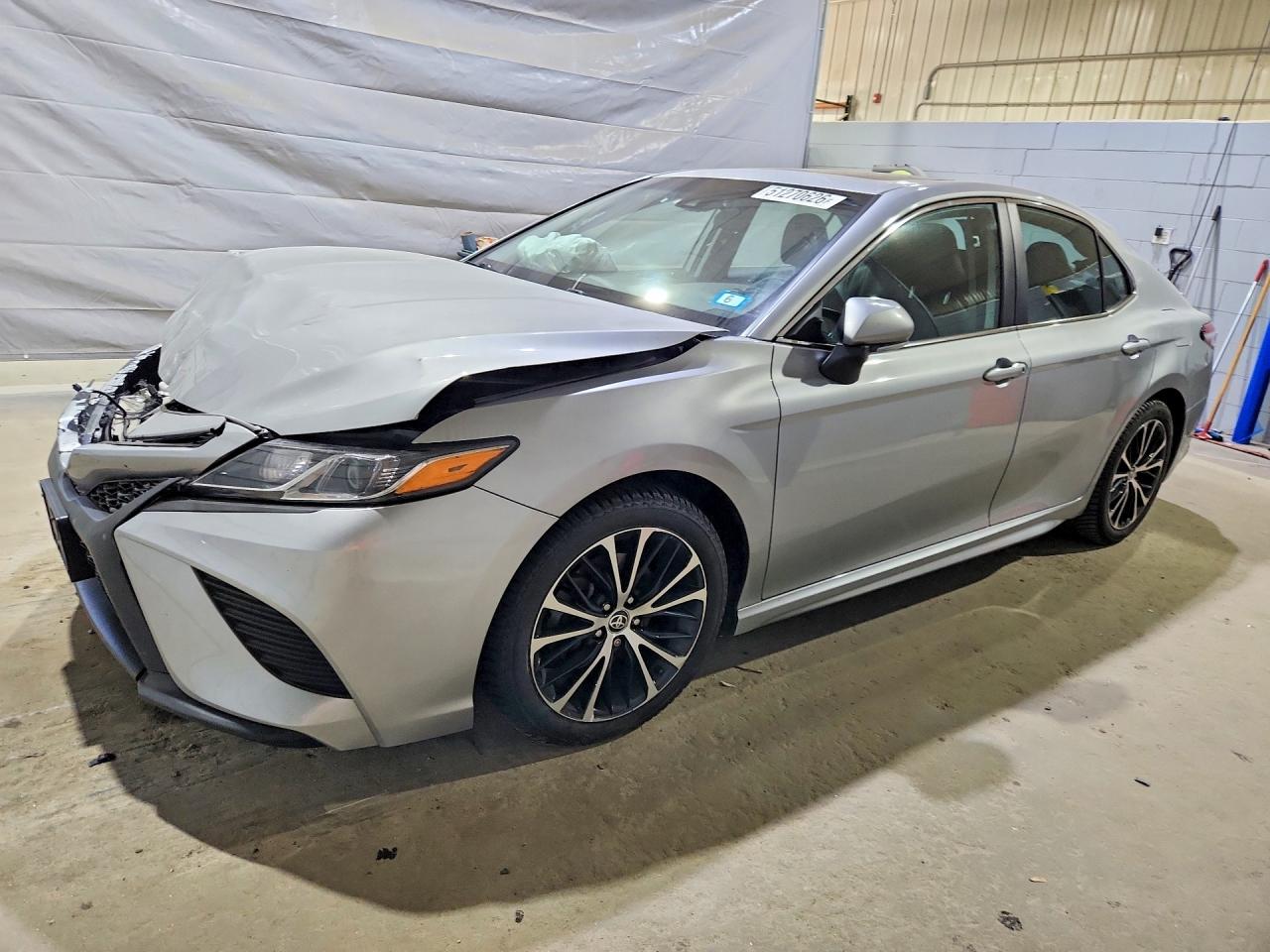 Salvage Toyota Camry Image