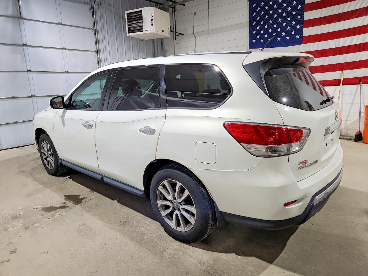 Nissan Pathfinder S