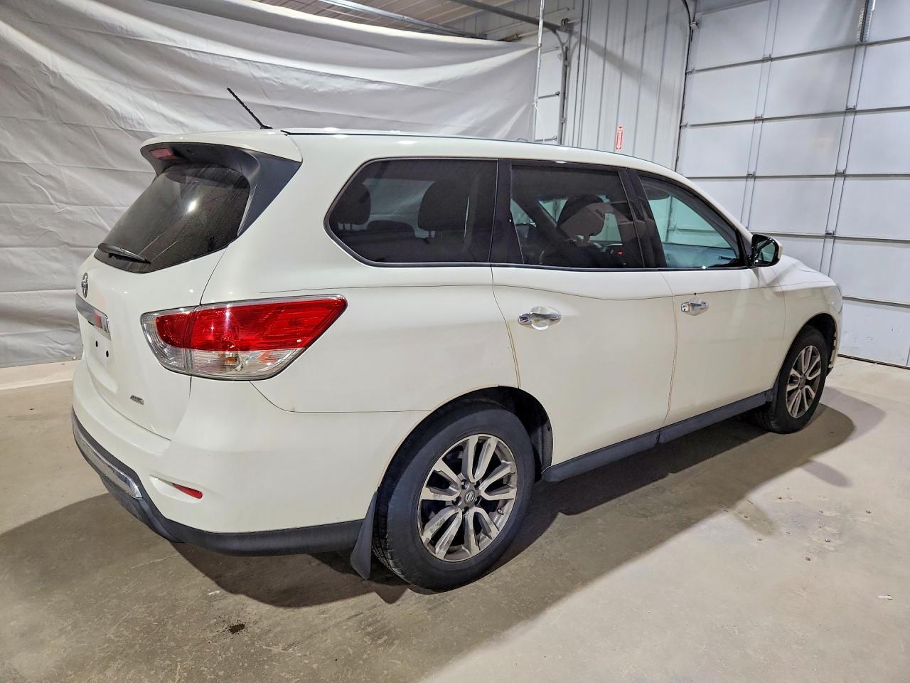 Nissan Pathfinder S