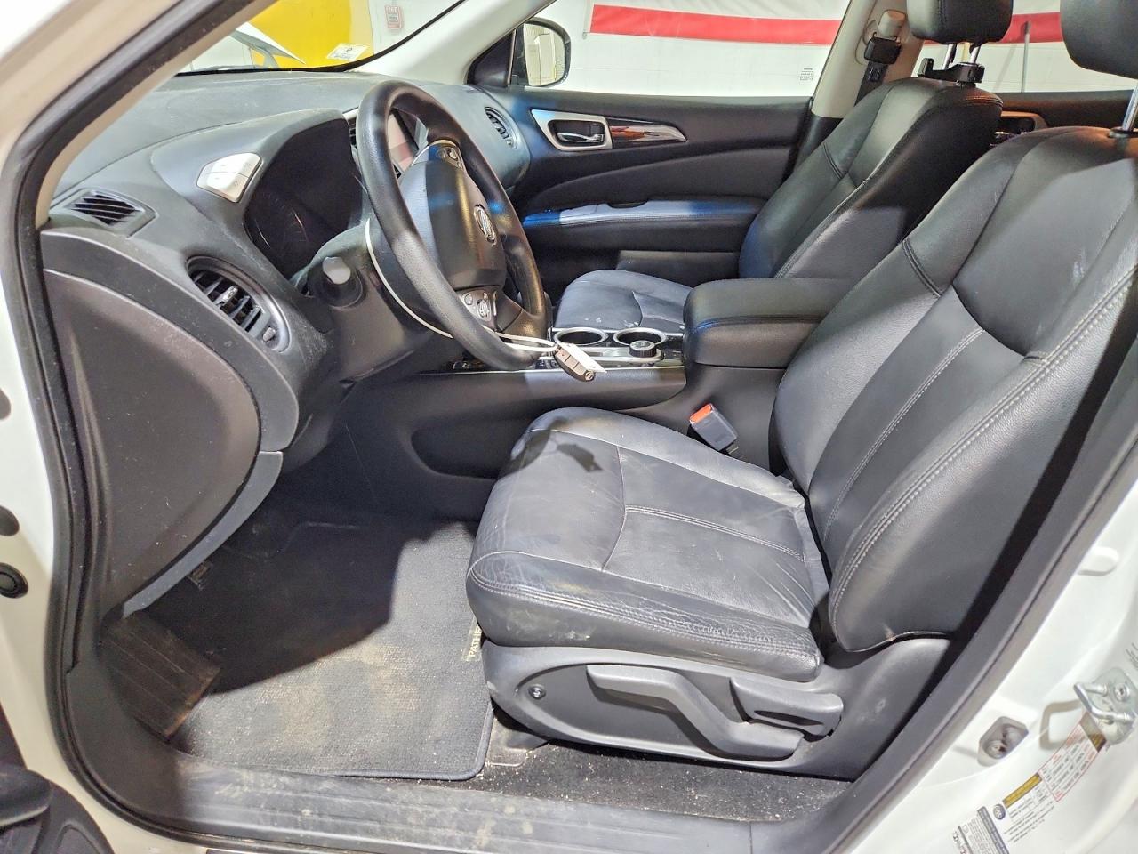 Nissan Pathfinder S