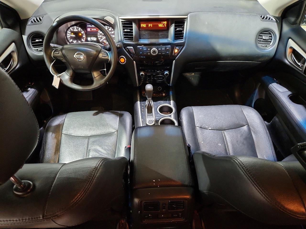 Nissan Pathfinder S