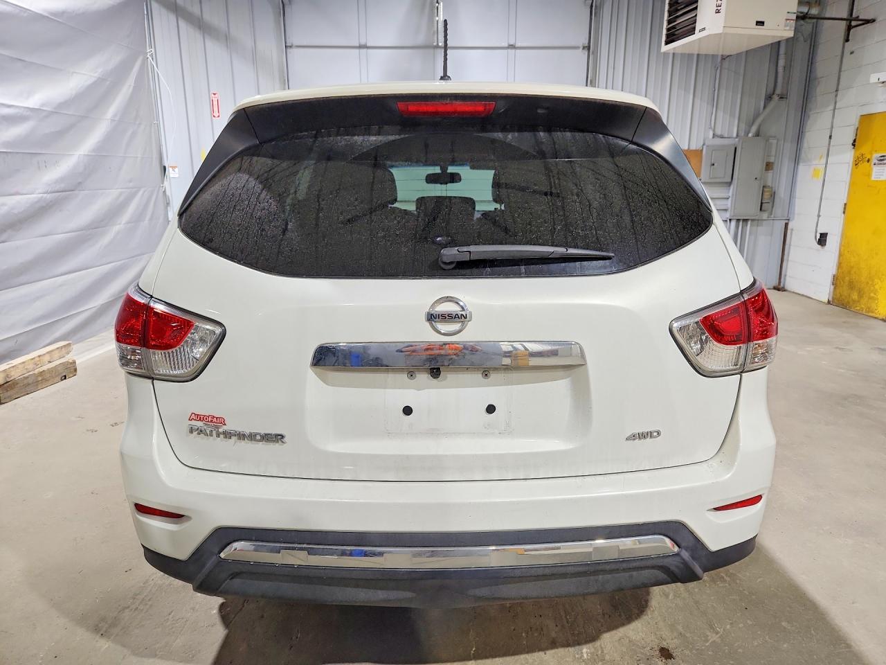 Nissan Pathfinder S