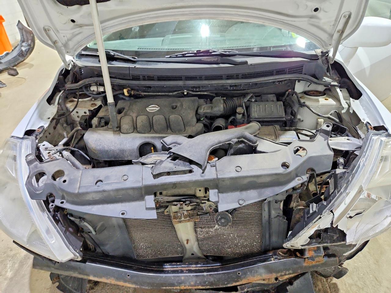 Nissan Versa 1.8 S