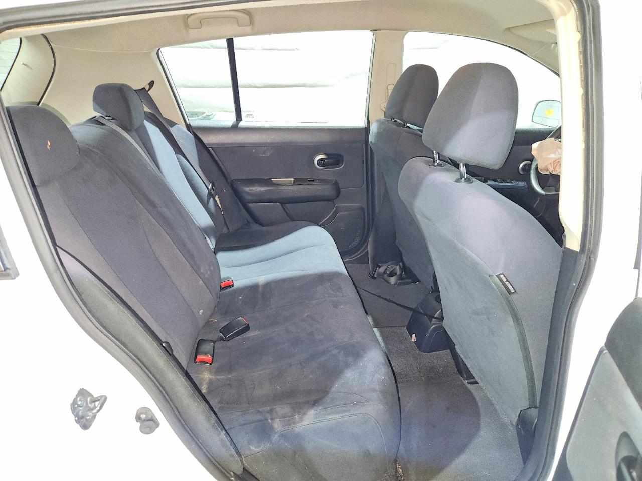 Nissan Versa 1.8 S