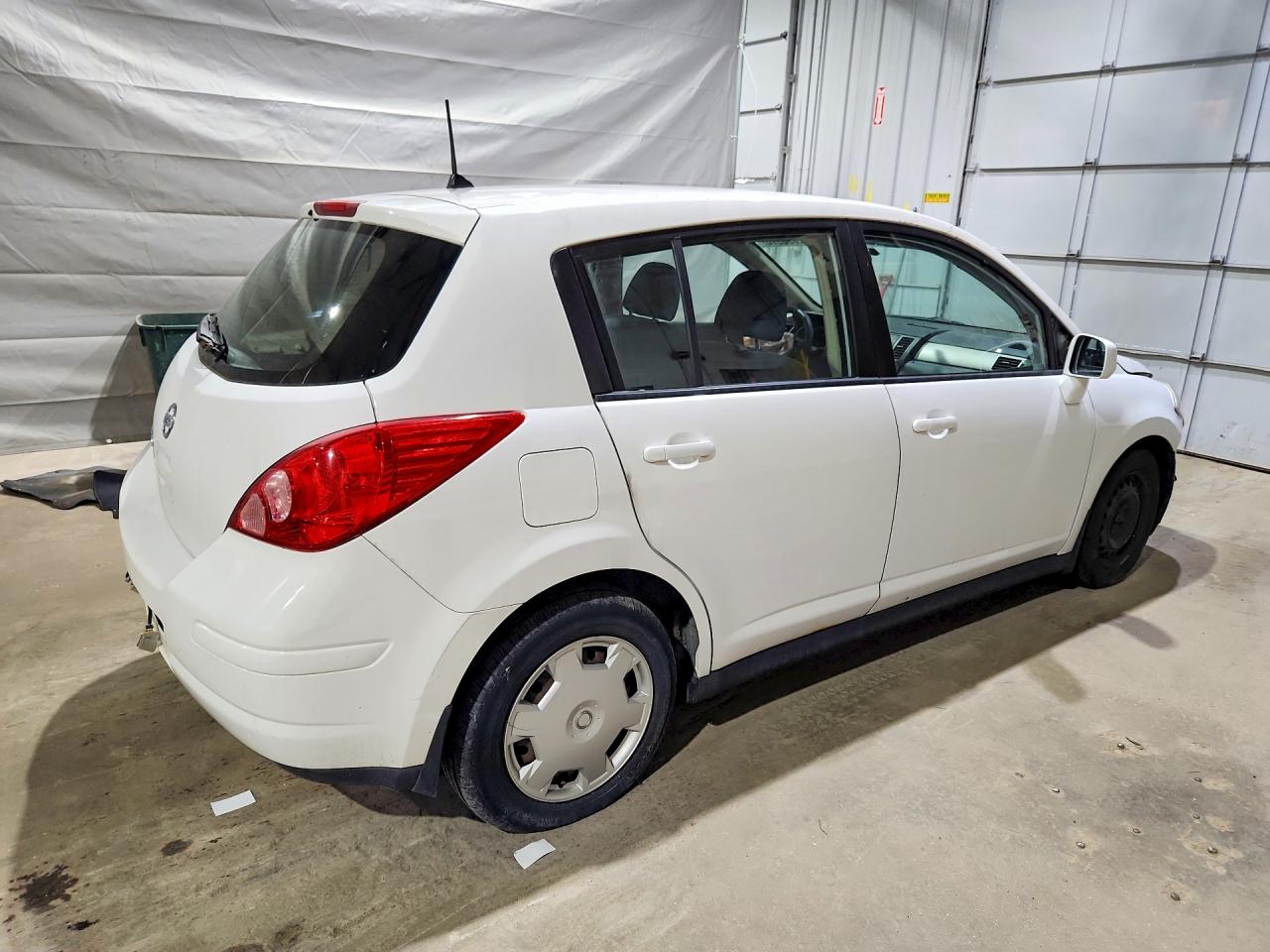 Nissan Versa 1.8 S