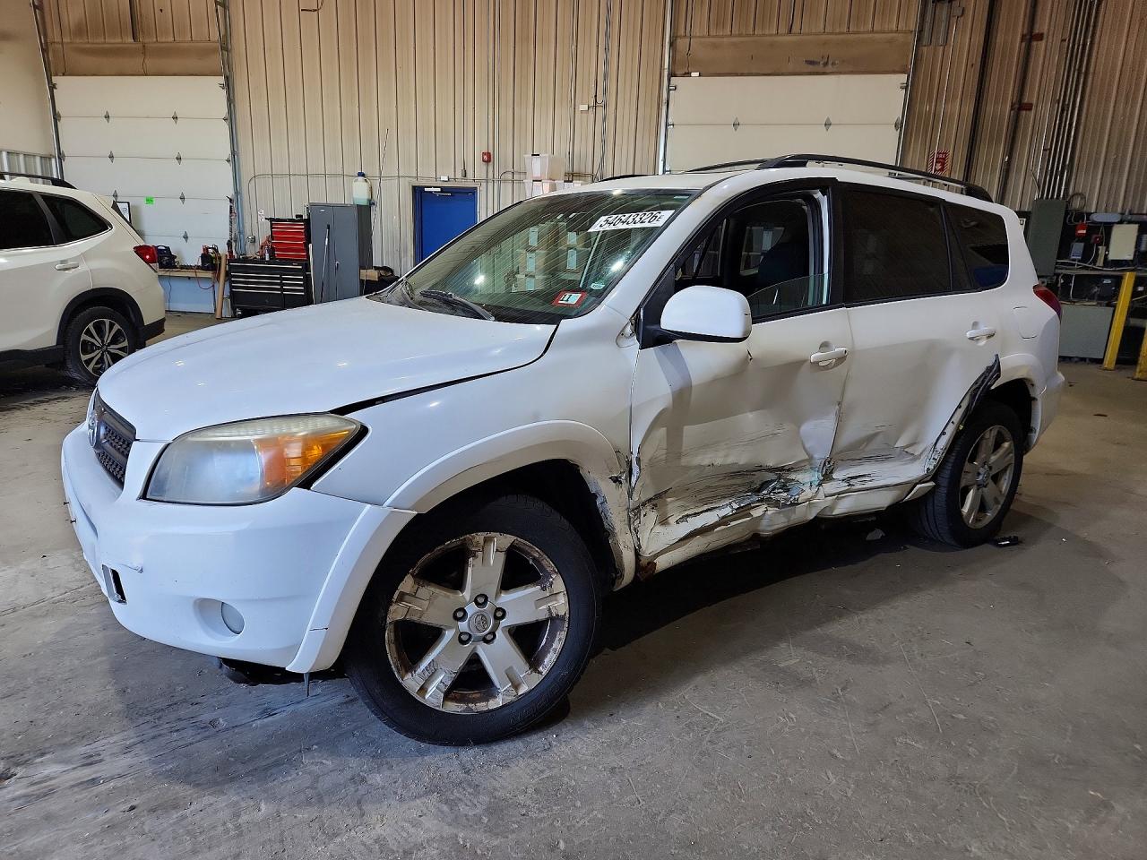 Salvage Toyota RAV4 Image