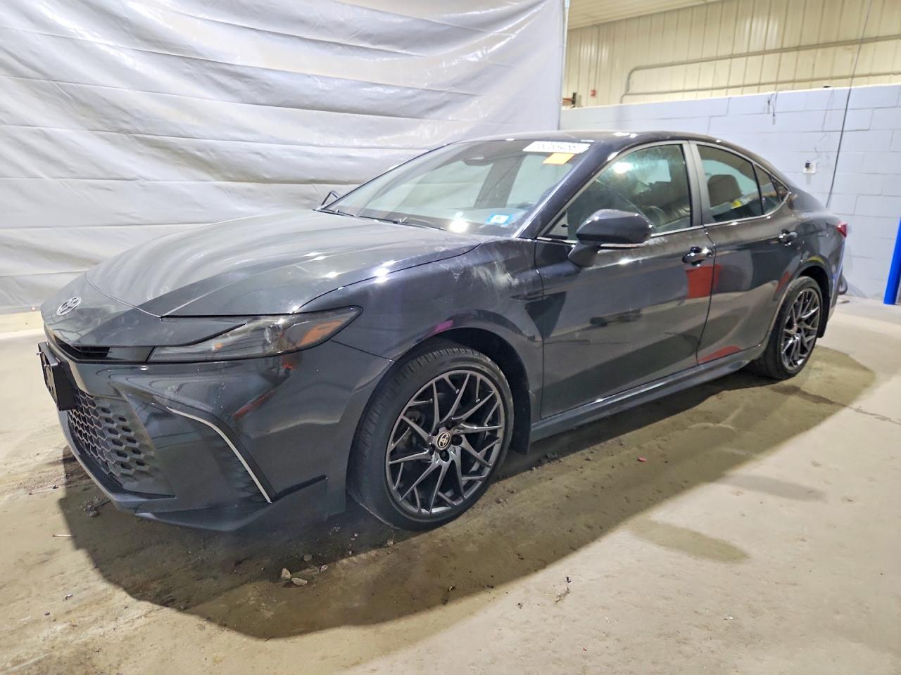 Salvage Toyota Camry Image