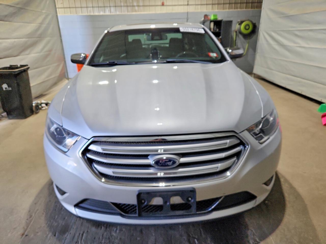 Ford Taurus Limited