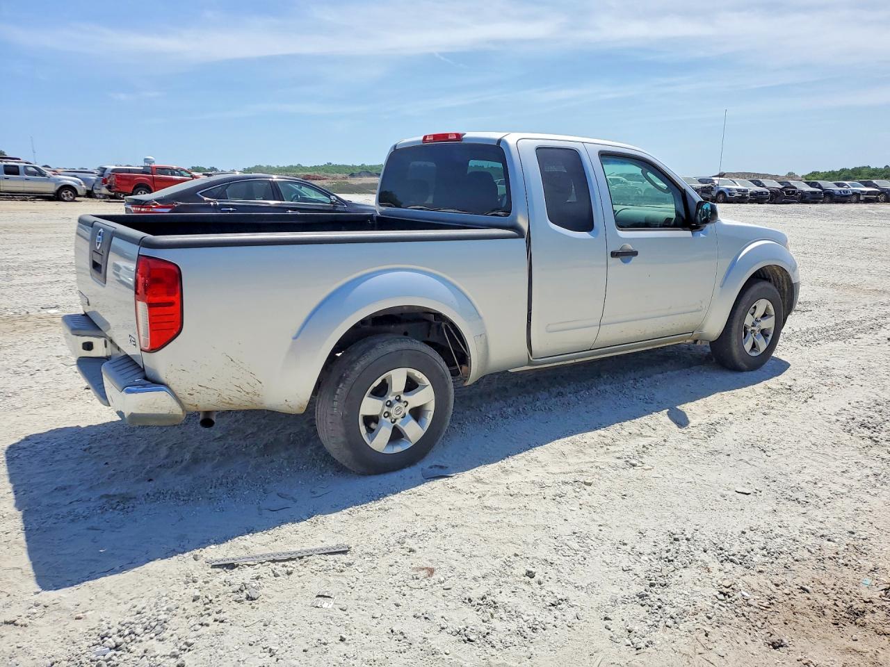 Nissan Frontier Xe