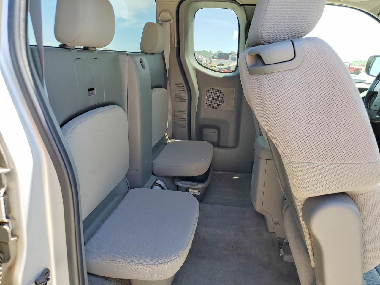 Nissan Frontier Xe