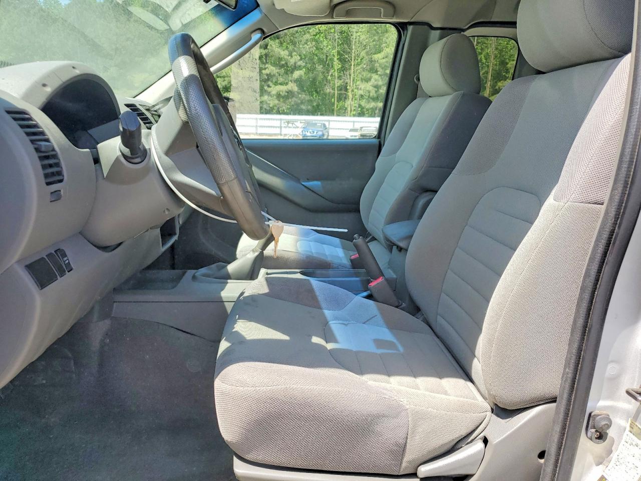 Nissan Frontier Xe