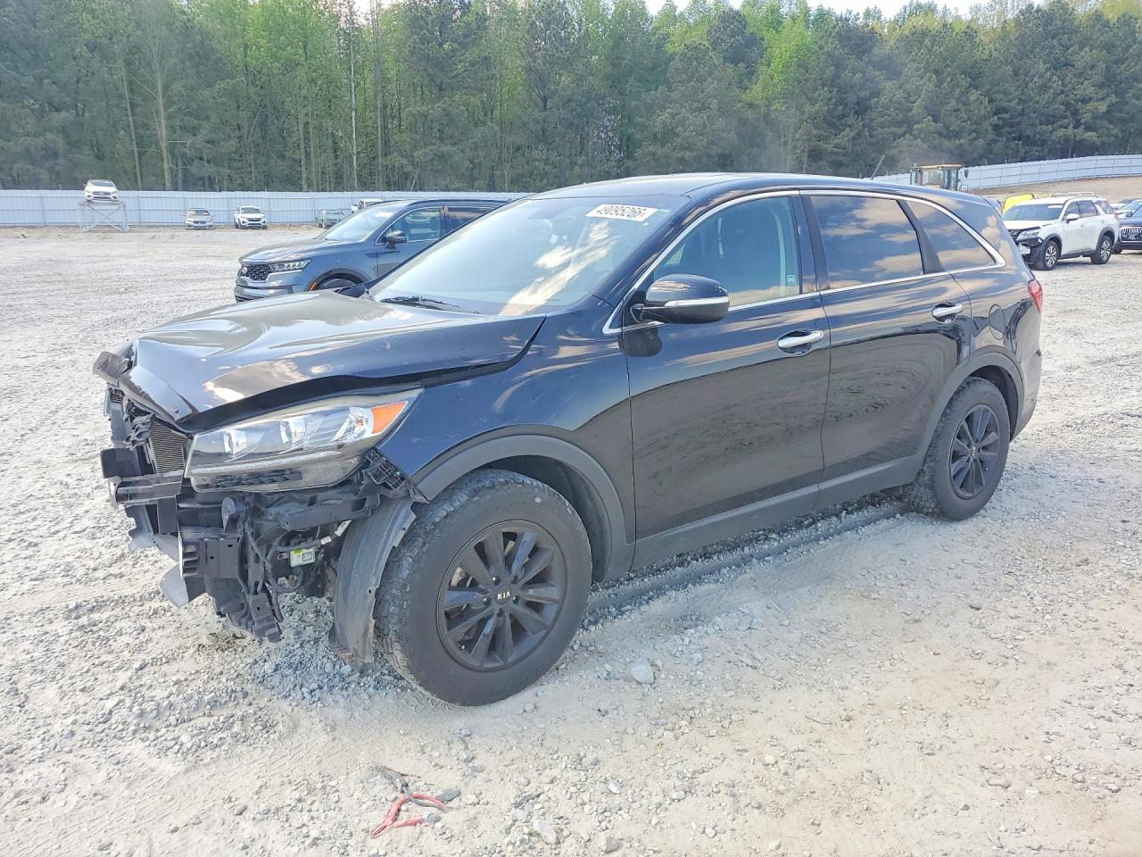 Salvage Kia Sorento Image
