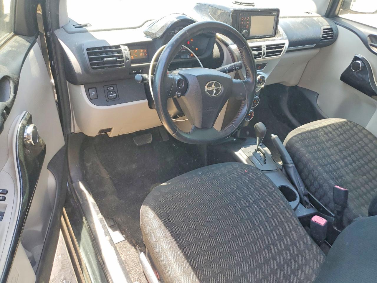 Scion iQ Base