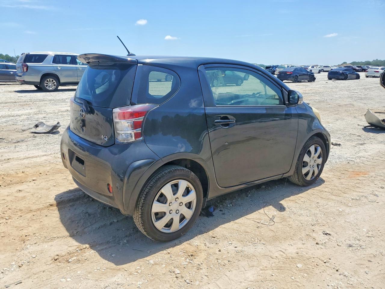 Scion iQ Base