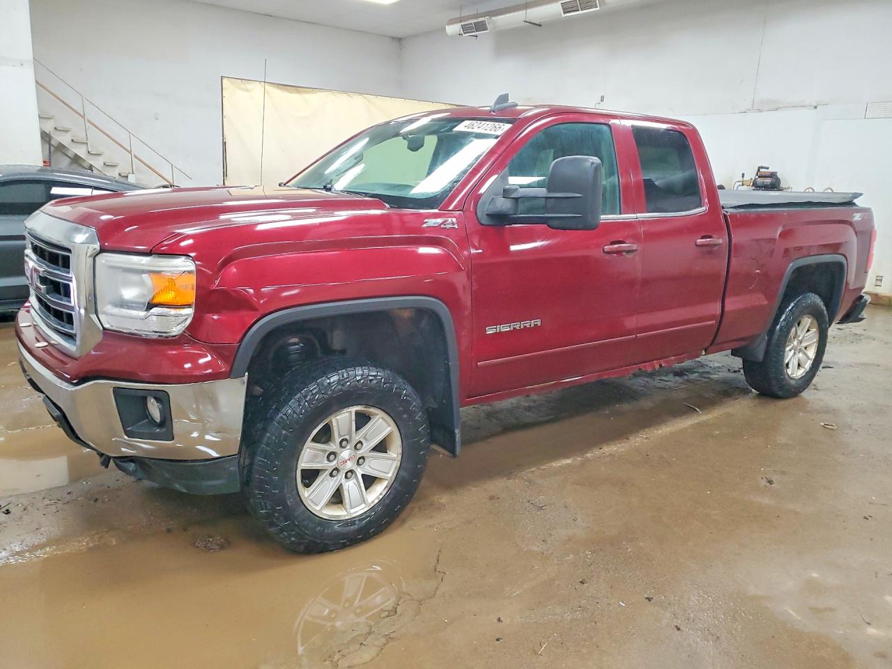 Salvage GMC Sierra Image