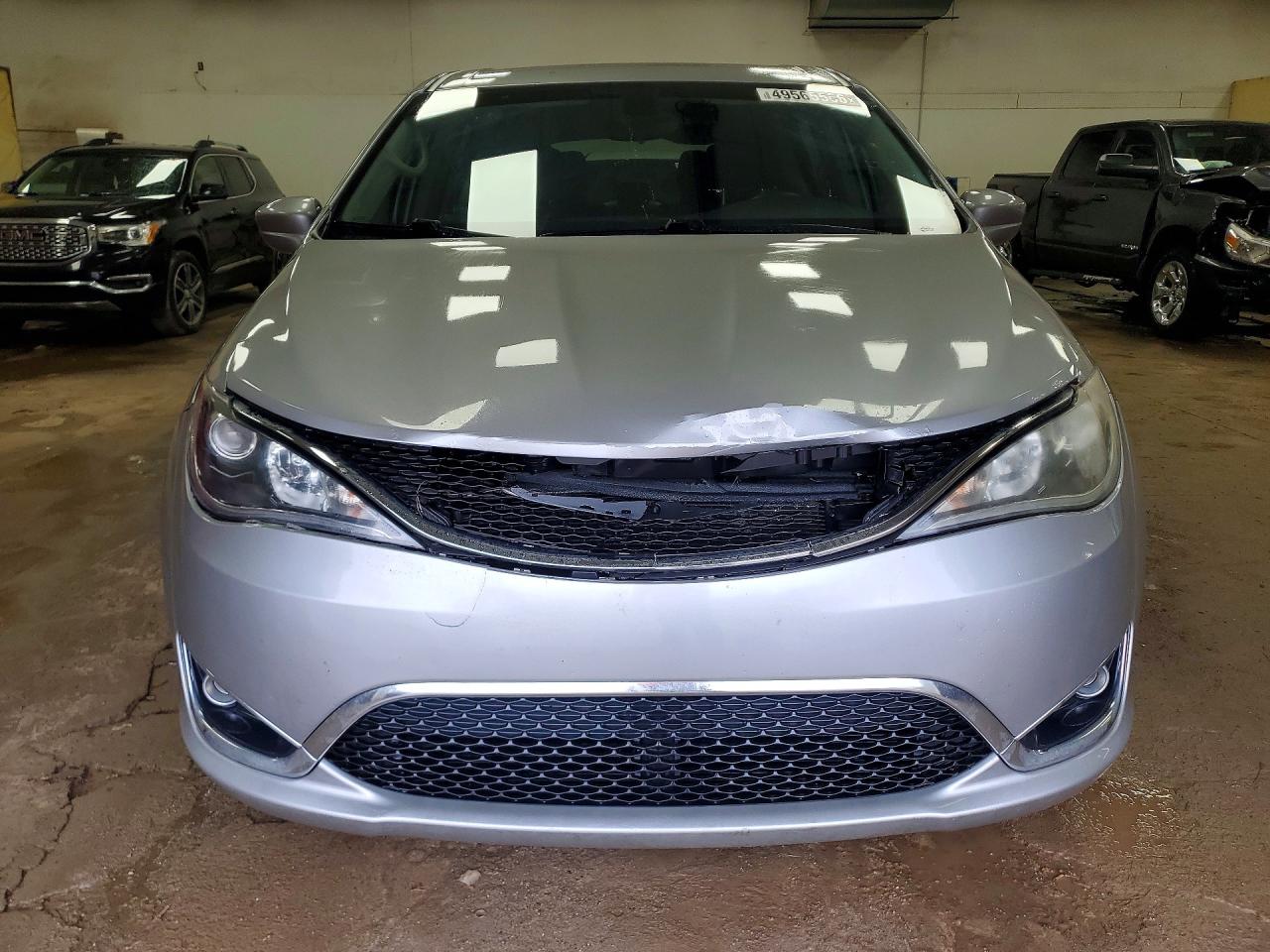 Chrysler Pacifica Touring Plus