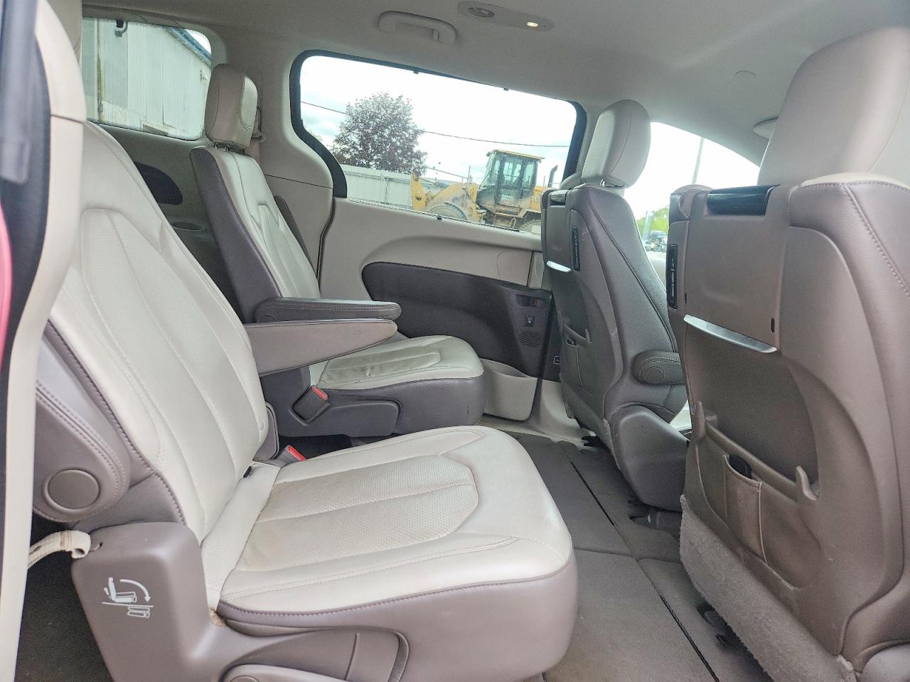 Chrysler Pacifica Touring L Plus