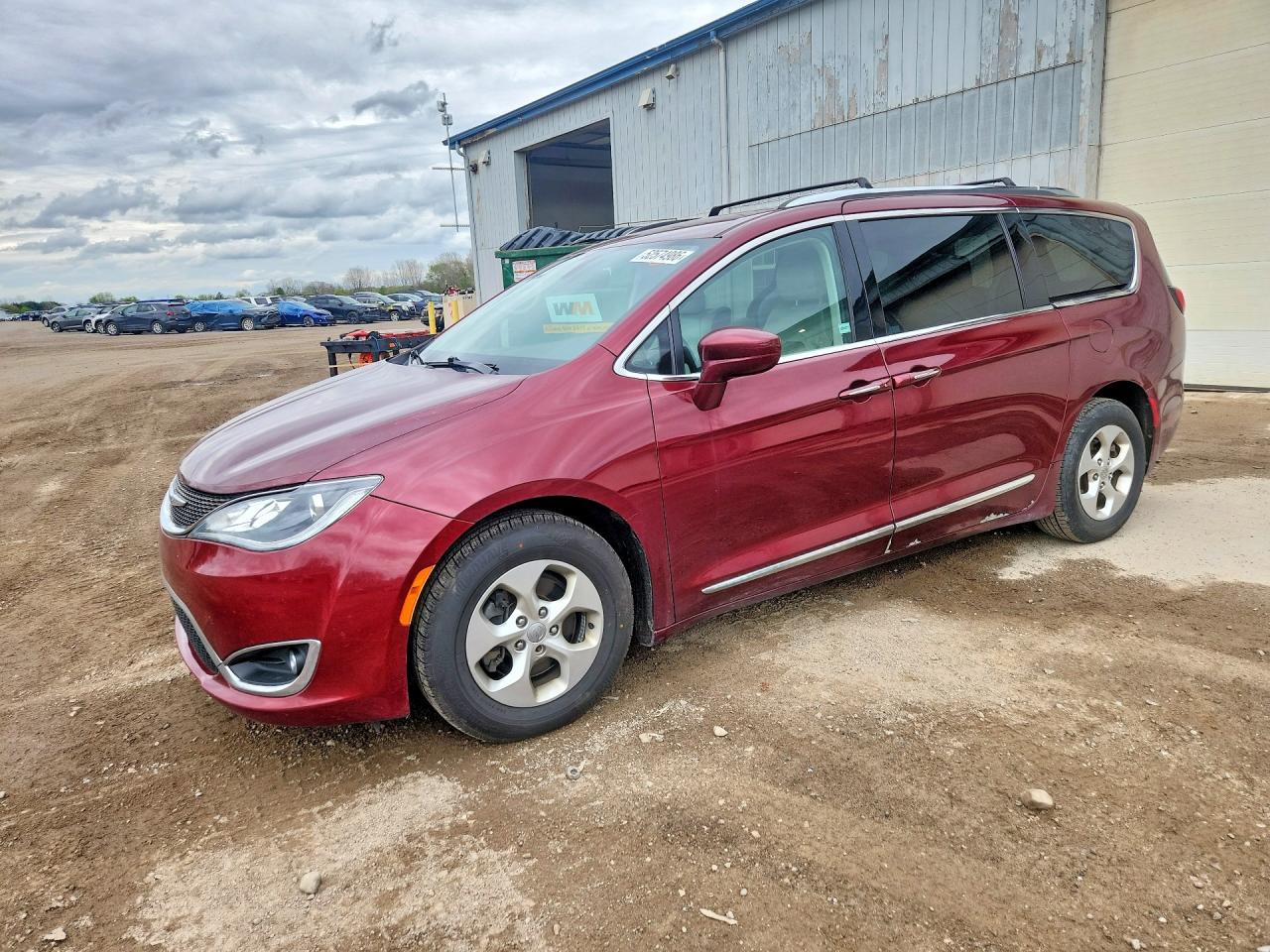 Salvage Chrysler Pacifica Image