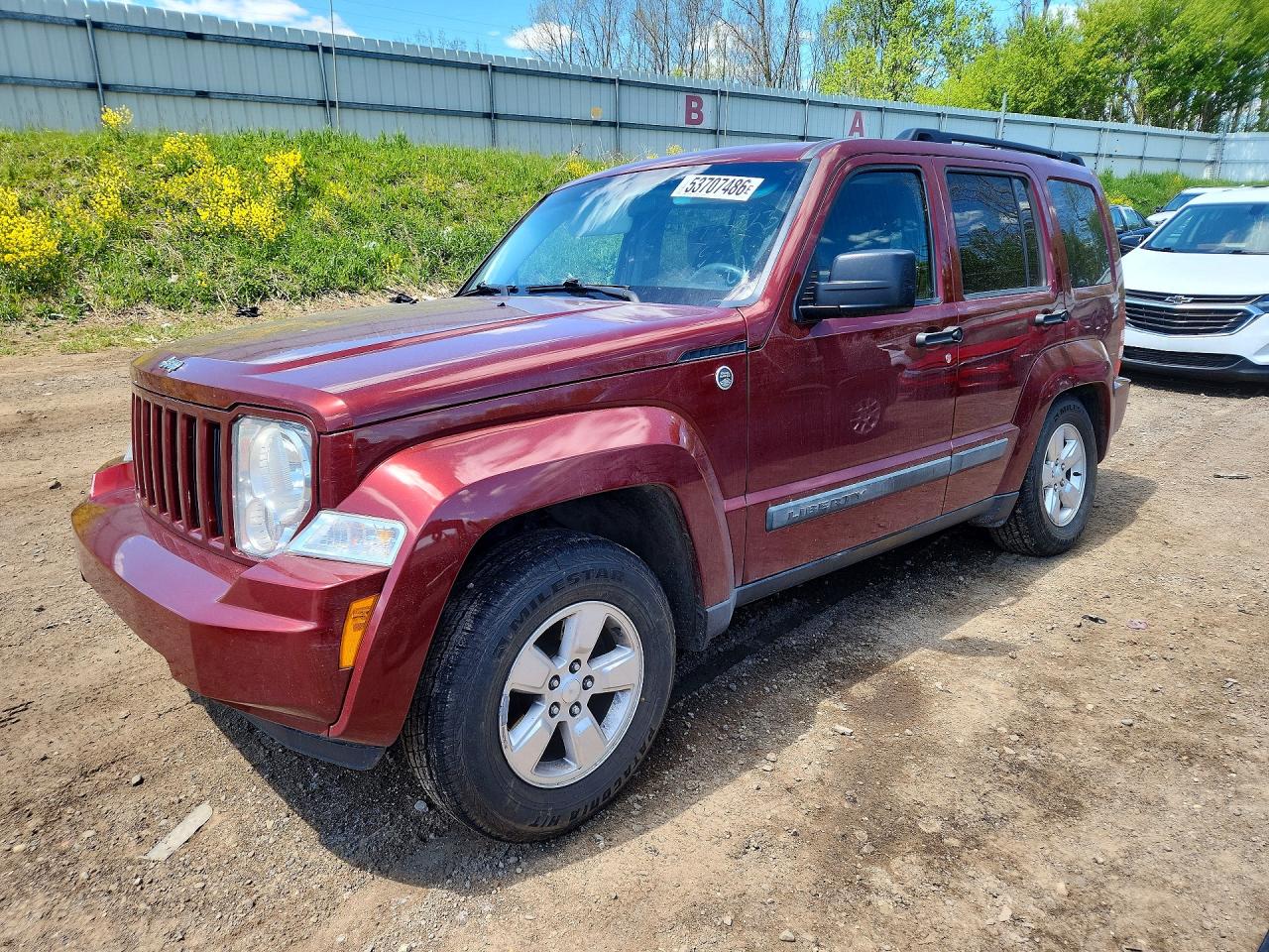 Salvage Jeep Liberty Image