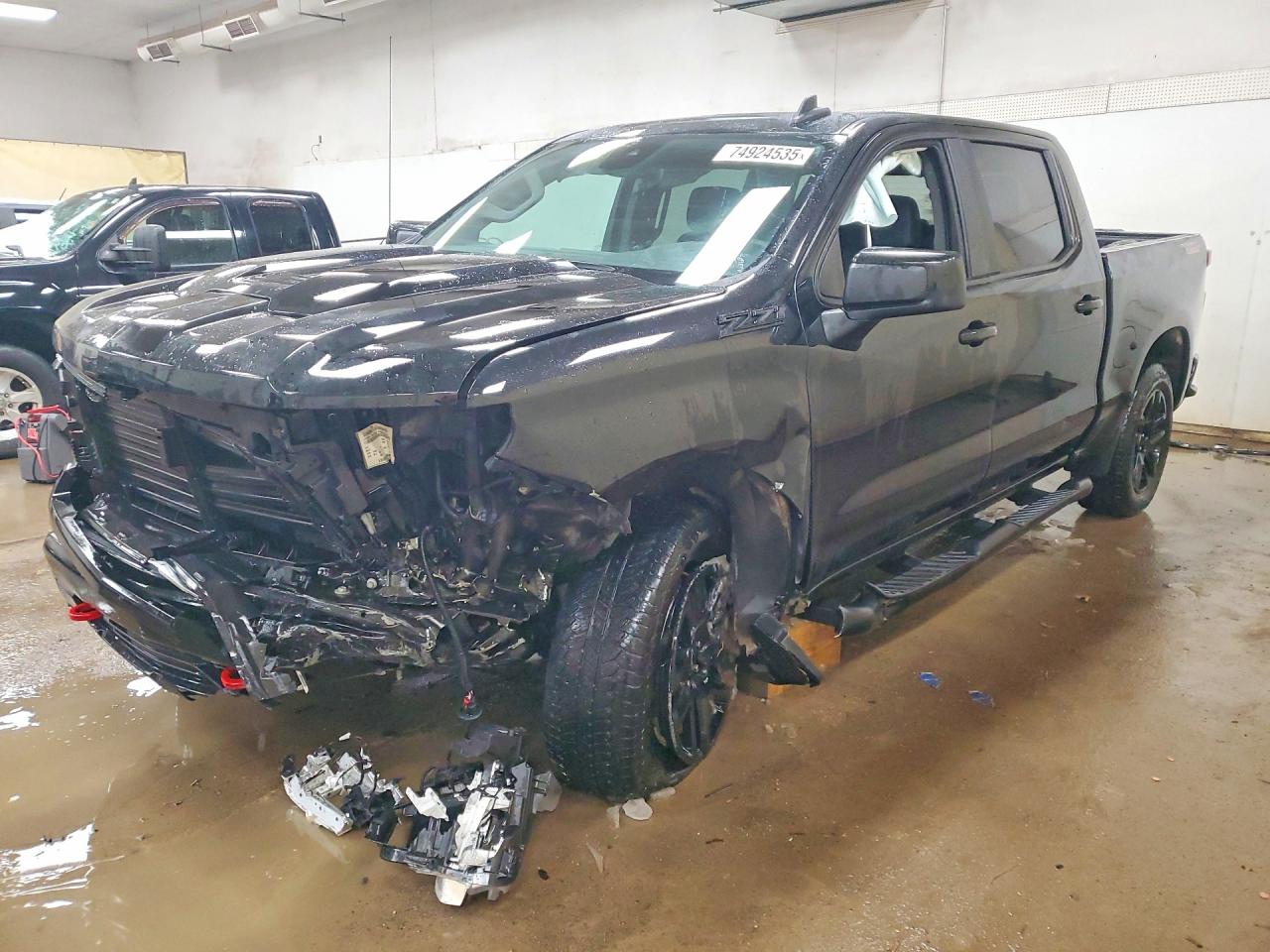 Salvage Chevrolet Silverado Image