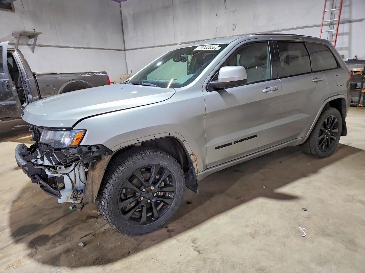 Salvage Jeep Cherokee Image