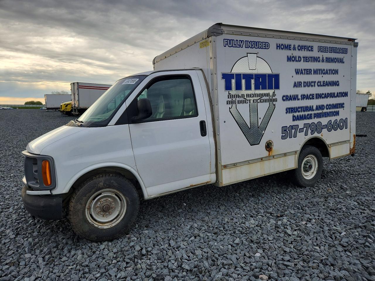 Salvage GMC Savana Image